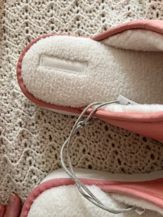 NWT size M Maeve Coral Pink Quilted Faux-Shearling Slide Slippers - Picture 3 of 5